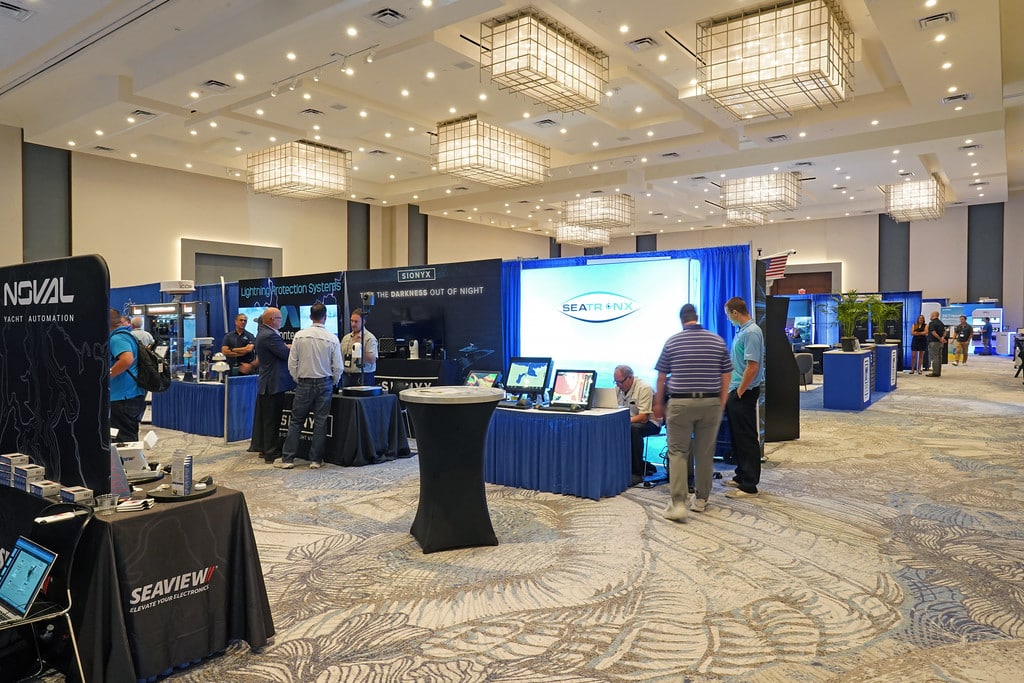 Seatronx Wins 2025 Award of Excellence for Best Display i VHrCJXp XL