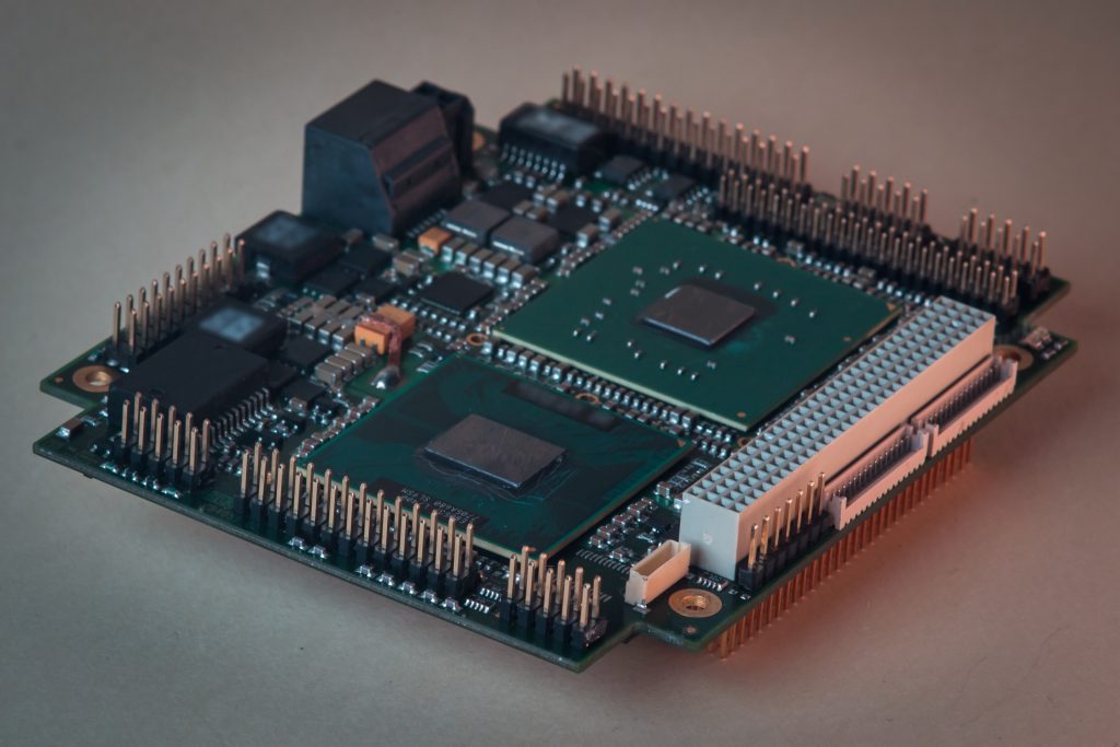 E50-76A31D Ergonomical 50 mm Desktop Trackball image by Seatronx Industrial embedded CPU and heat sink on a marine bridge computer mainboard characterizing the processor specification decision